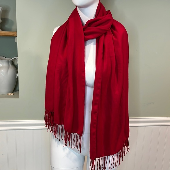 Hobbs UK England Scarlet Red Scarf Wrap Shawl Throw with Fringe- Nearly New - Picture 3 of 6